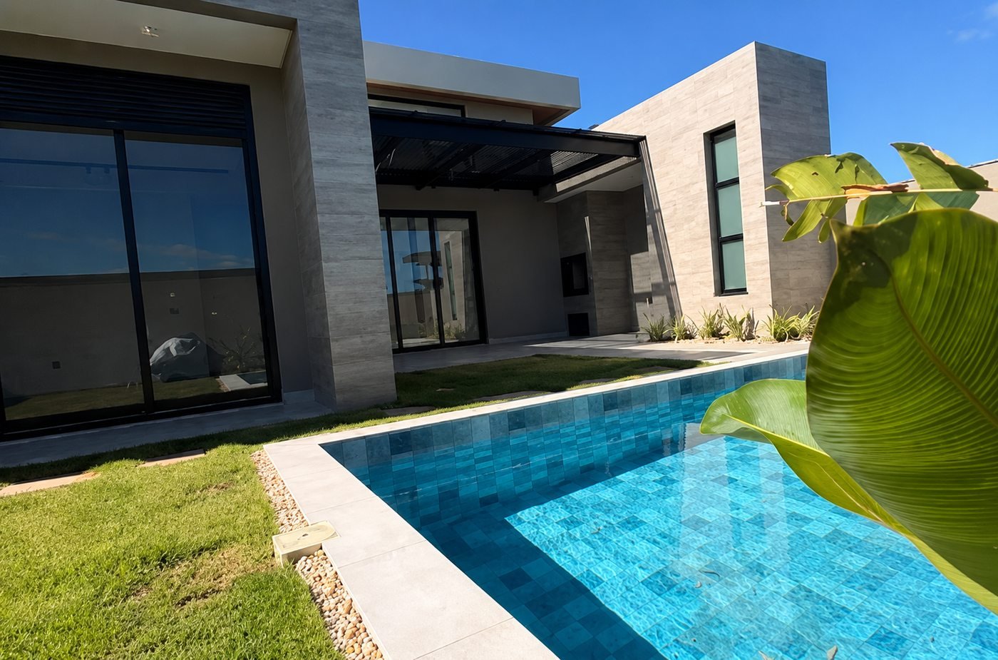 Casa Térrea Alto Padrão — Cadorin — cozinha com ilha