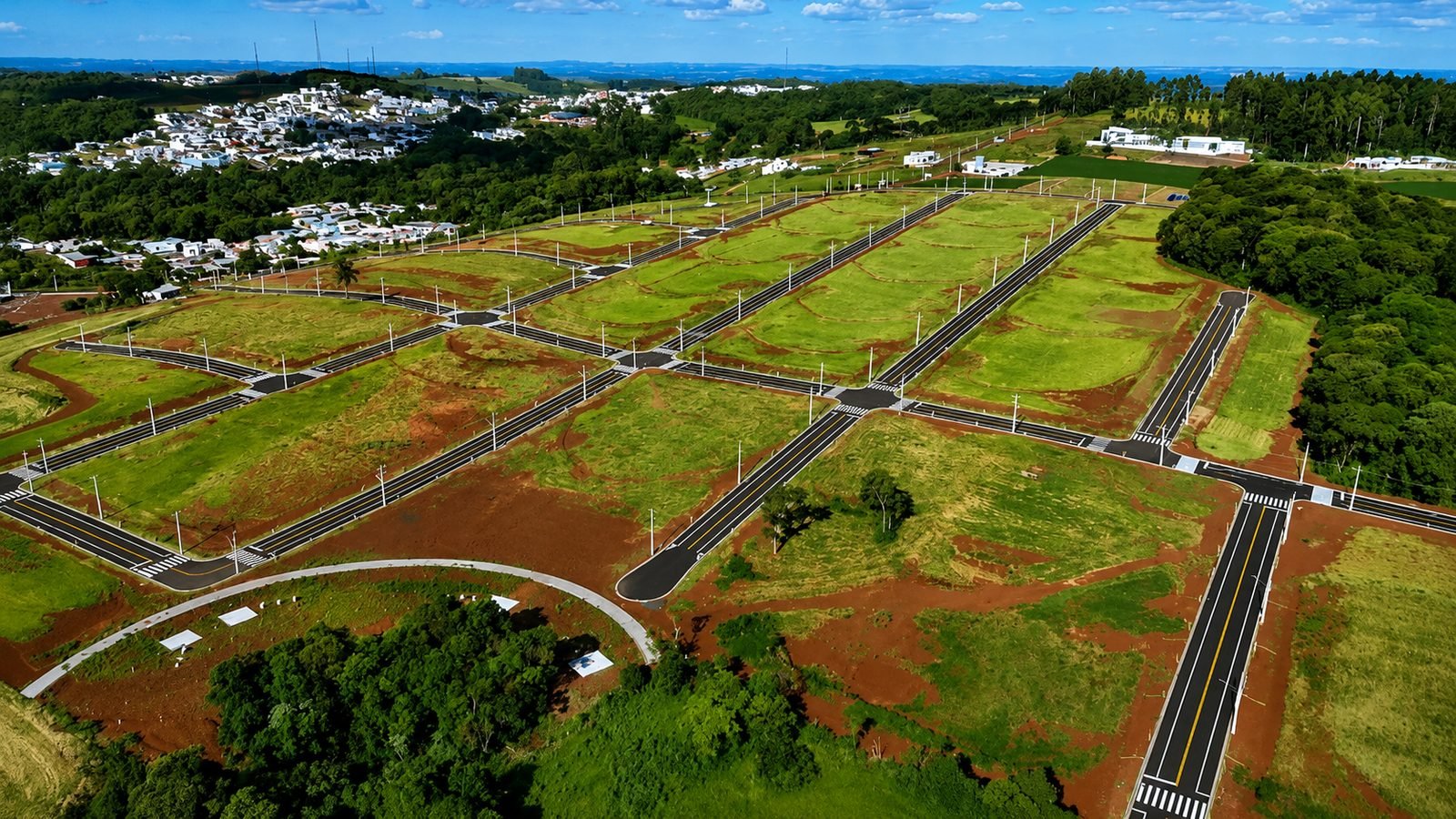 Vista aérea do Loteamento Montebelo I com áreas verdes — Bairro Industrial 2, Pato Branco